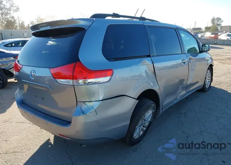 2012 Toyota Sienna Xle V6 8 Passenger из США, поврежденный, VIN 5TDYK3DC1CS236452